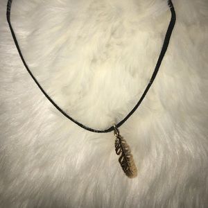 super cute feather choker